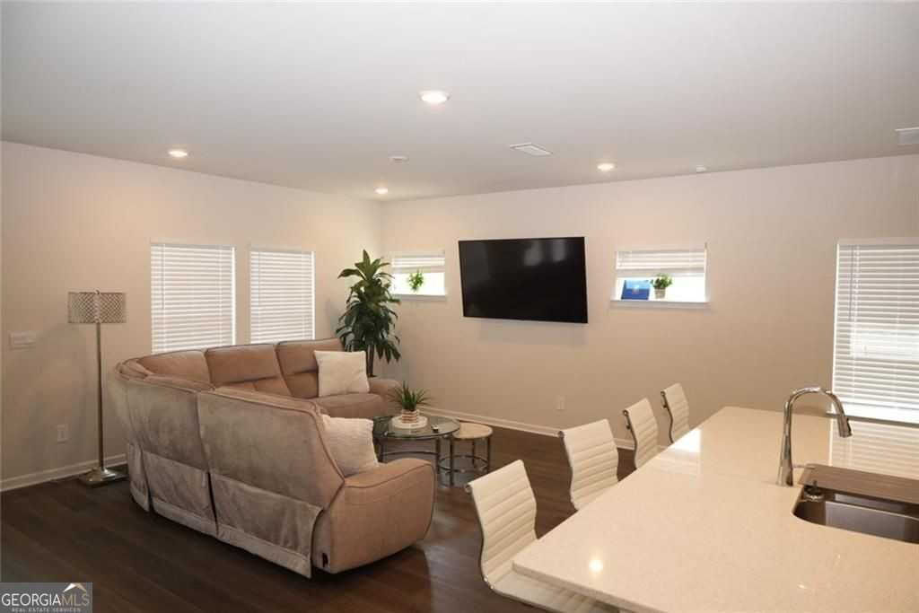 733 Gabby Pt Sw - Photo 7 of 14