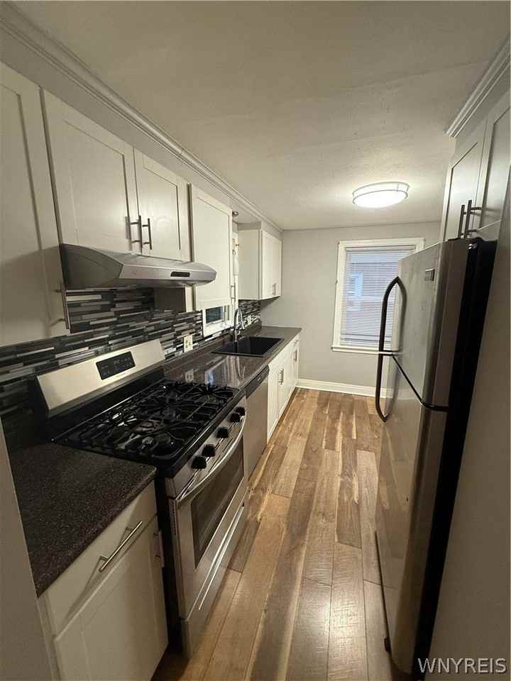 106 E Morris Ave - Photo 4 of 14