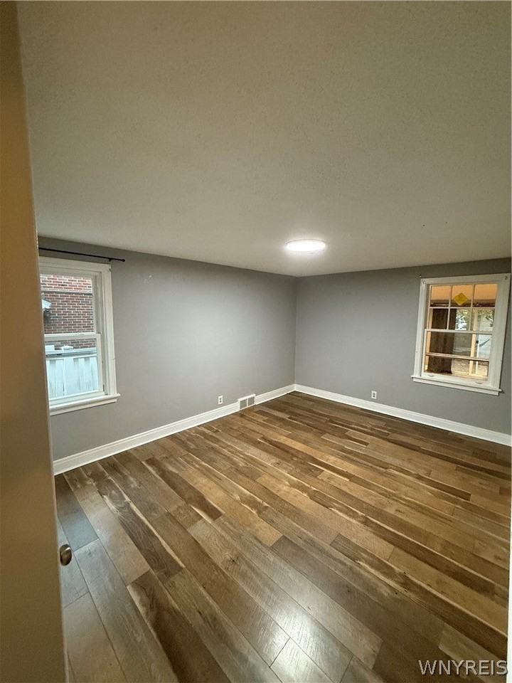 106 E Morris Ave - Photo 6 of 14