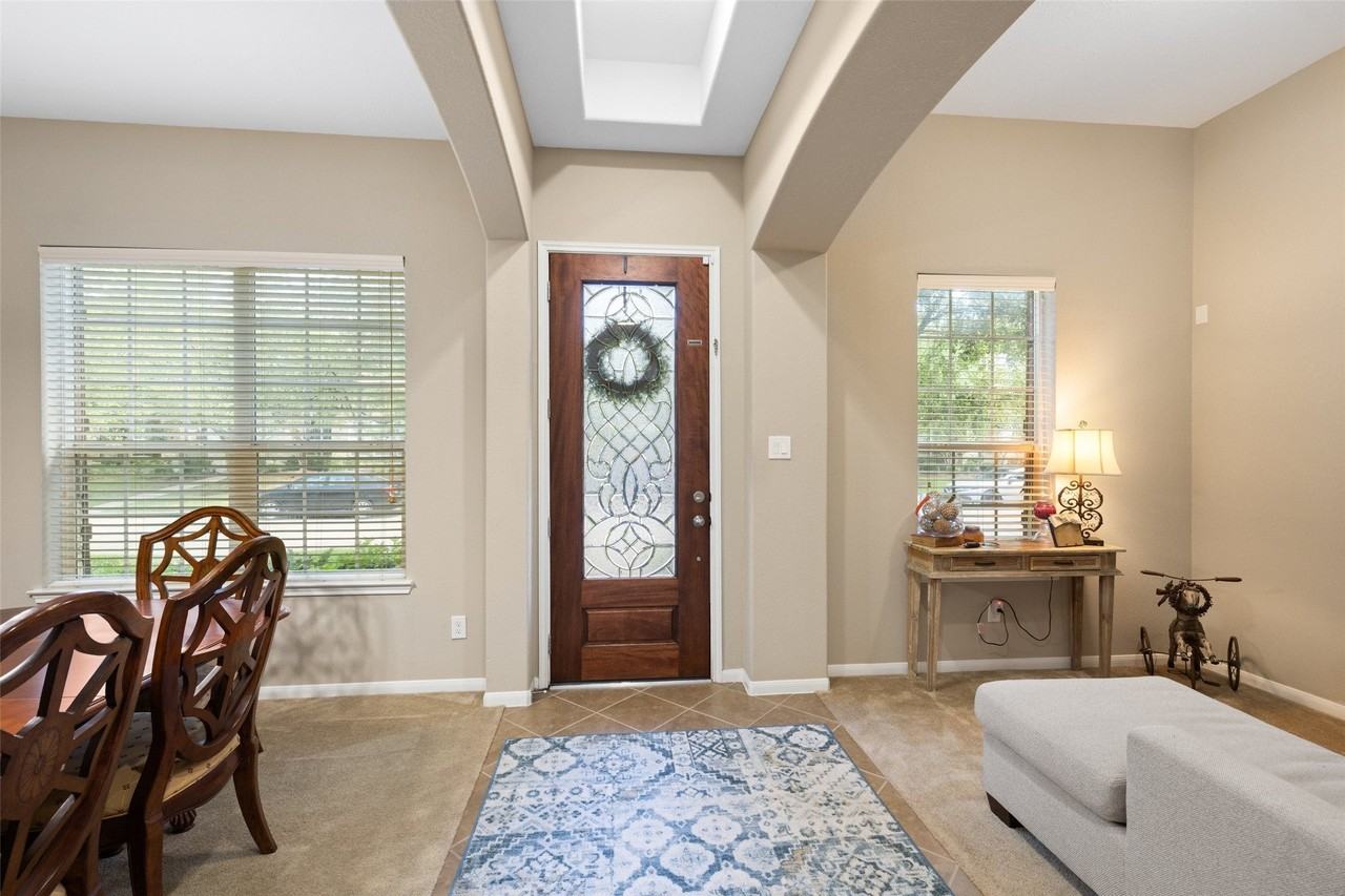 9135 Solvista Pass Ln - Photo 6 of 32