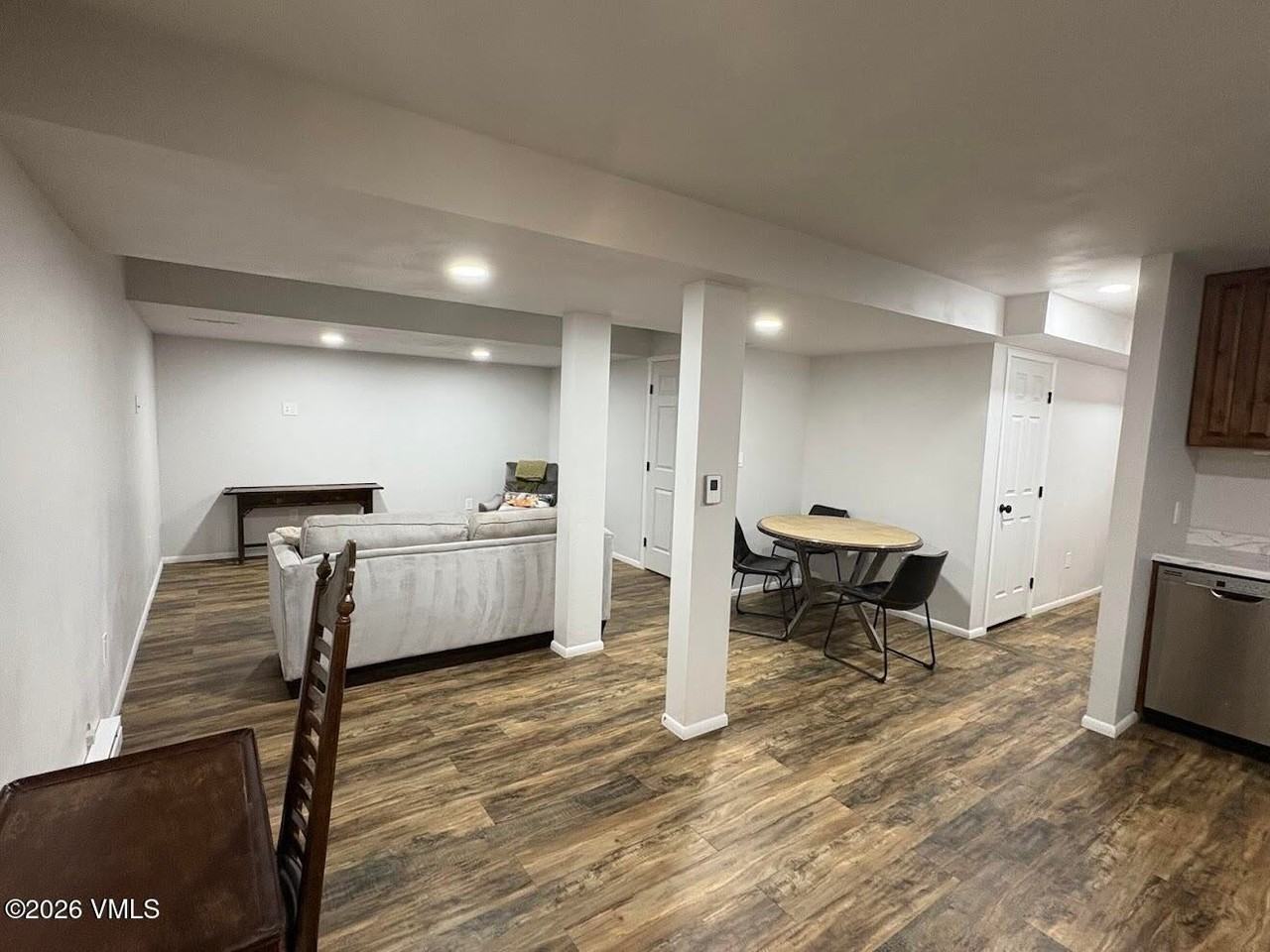 206 Ewing St - Photo 7 of 12
