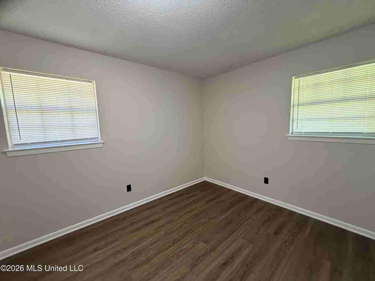 2206 33rd Ave - Photo 4 of 6