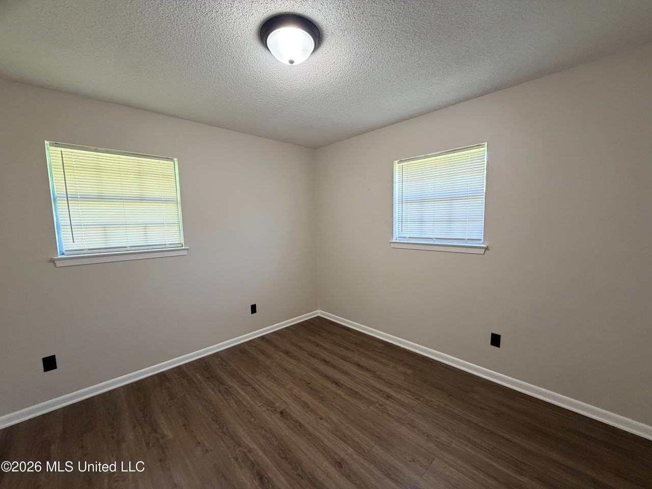 2206 33rd Ave - Photo 5 of 6