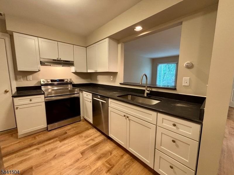 42 Stevens Ct