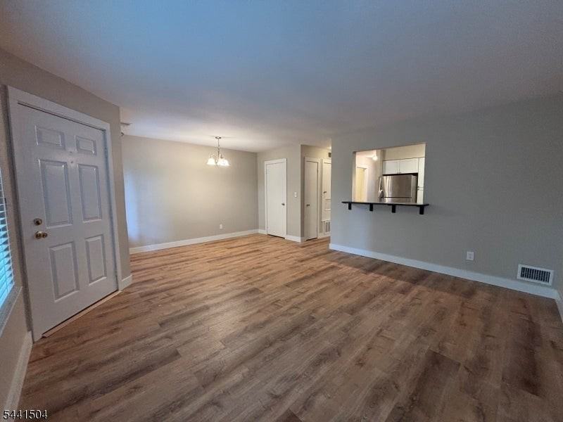 42 Stevens Ct - Photo 3 of 10