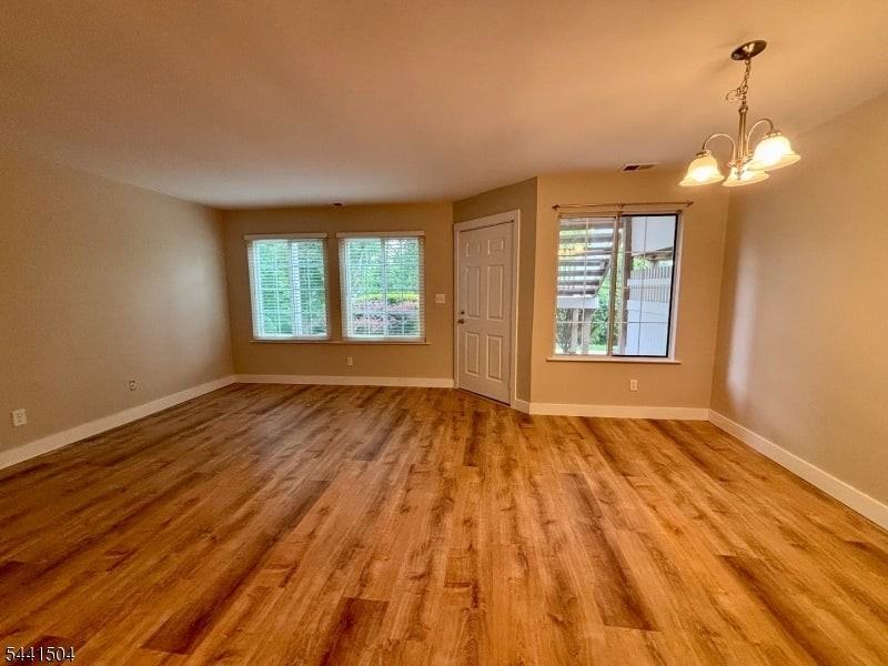 42 Stevens Ct - Photo 4 of 10
