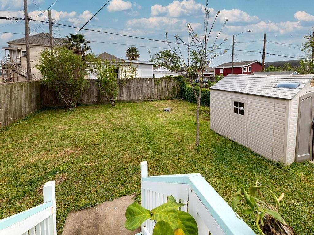 4124 Avenue M 1/2 - Photo 6 of 17
