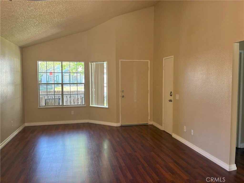 1120 Athena Ct - Photo 4 of 13