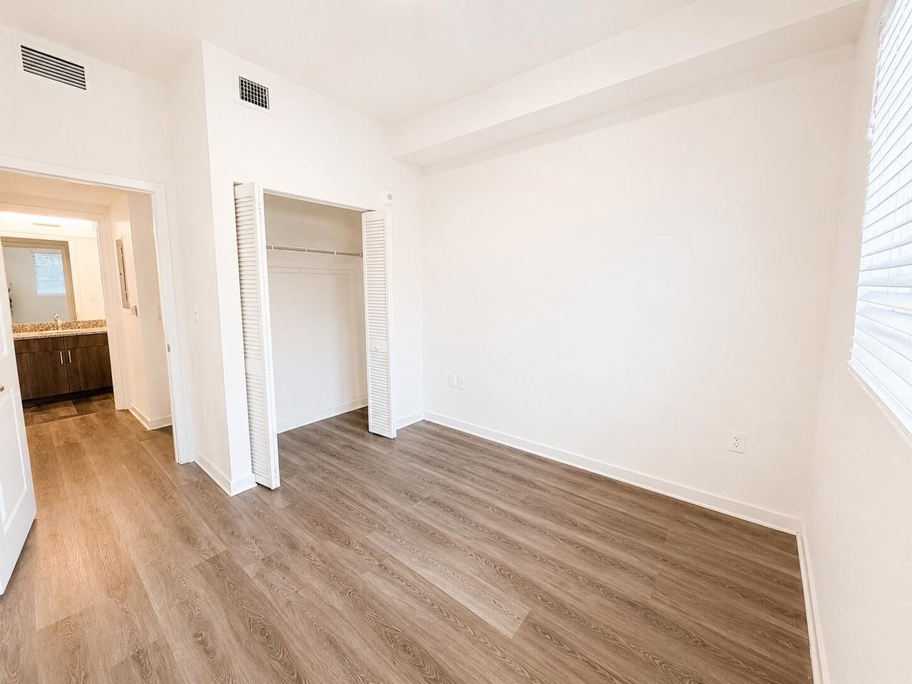 4270 Lakewood Rd - Photo 6 of 16