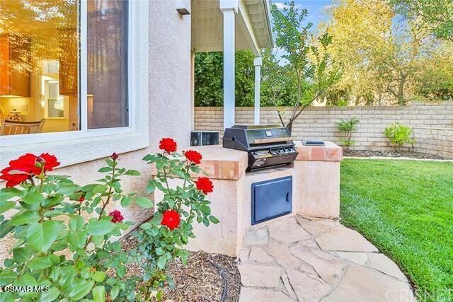 580 Winncastle St - Photo 4 of 24