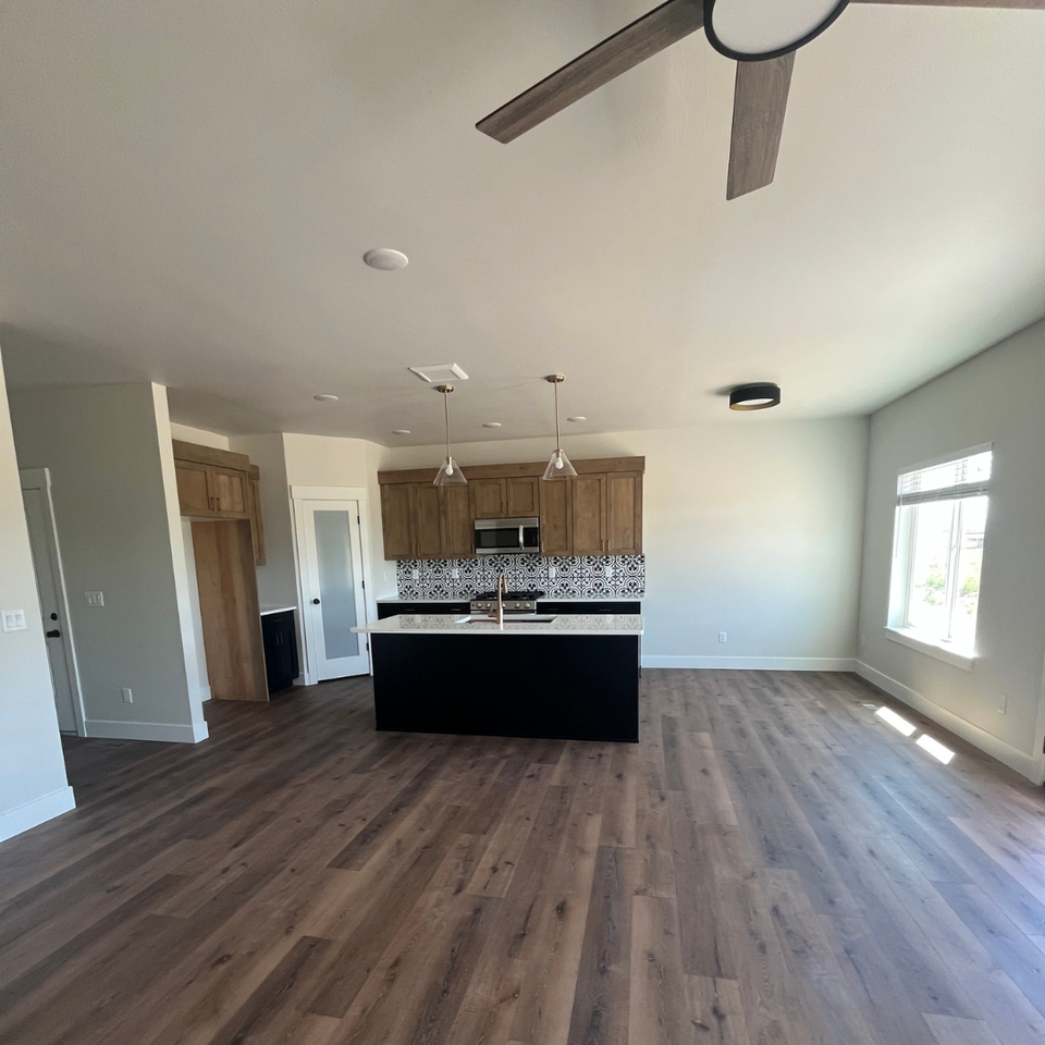 475 River Pkwy #1 - Photo 5 of 39