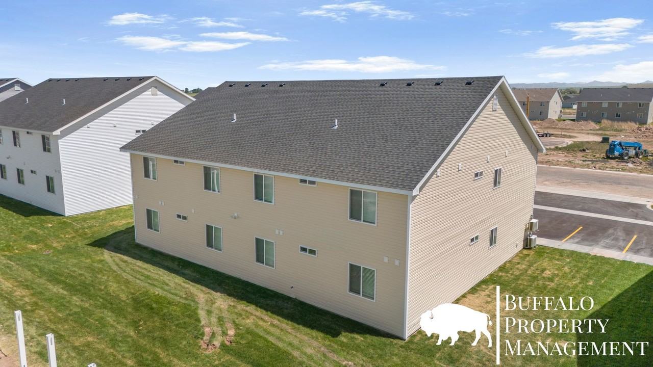 6277 Silver Fox Rd - Photo 5 of 48