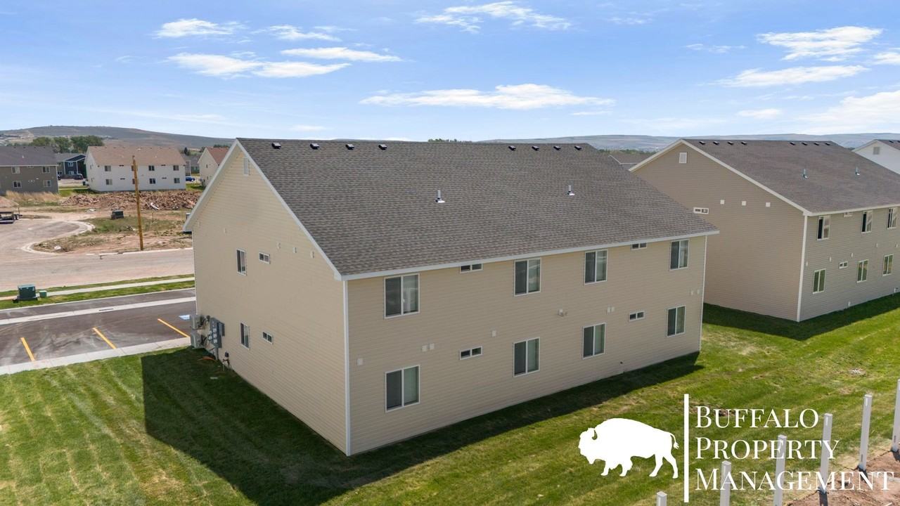 6277 Silver Fox Rd - Photo 6 of 48