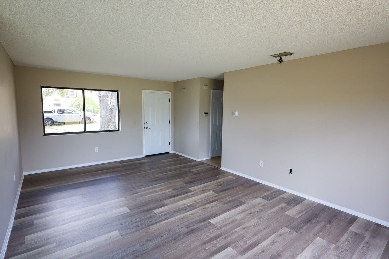 199 Willow Rd #1 - Photo 2 of 10