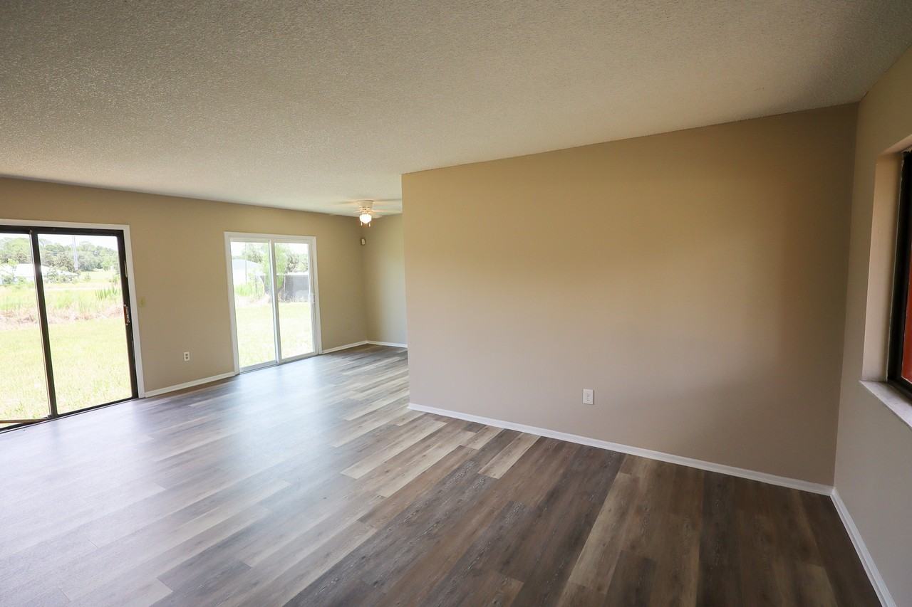 199 Willow Rd #1 - Photo 4 of 10