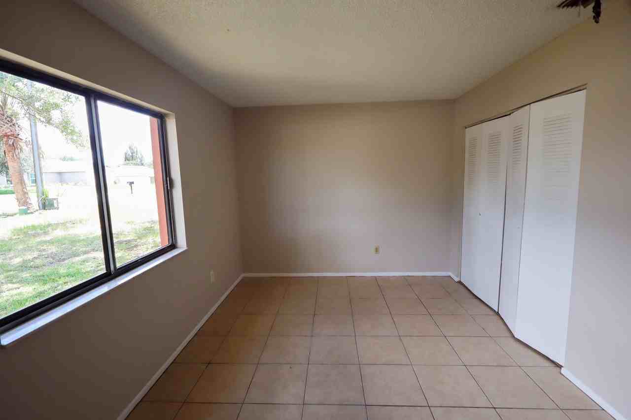 199 Willow Rd #1 - Photo 5 of 10