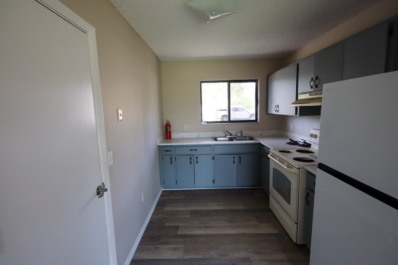 199 Willow Rd #1 - Photo 7 of 10