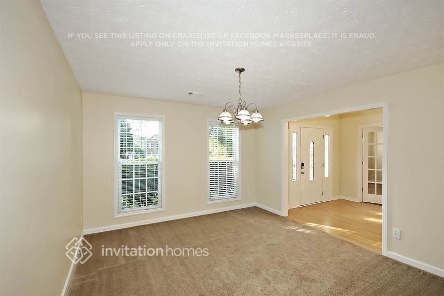 595 Paper Mill Dr - Photo 2 of 17