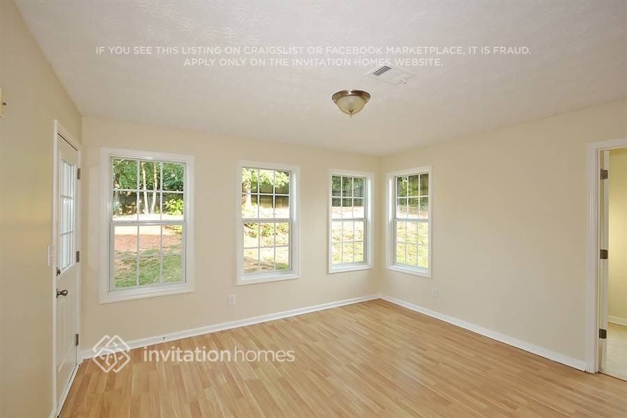 595 Paper Mill Dr - Photo 6 of 17