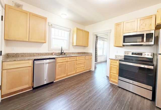 721 Pennsylvania Ave #1 - Photo 7 of 34