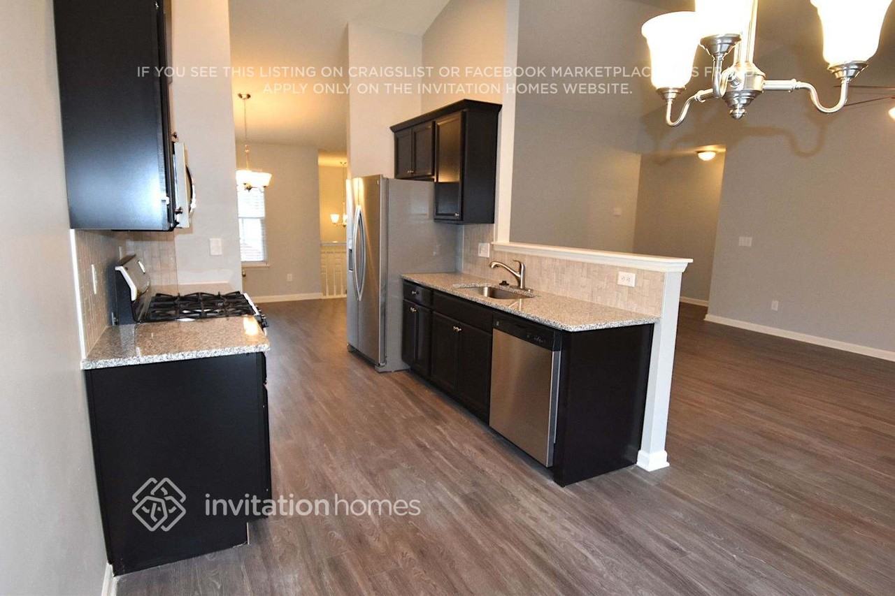 4821 Marathon Ln - Photo 6 of 21