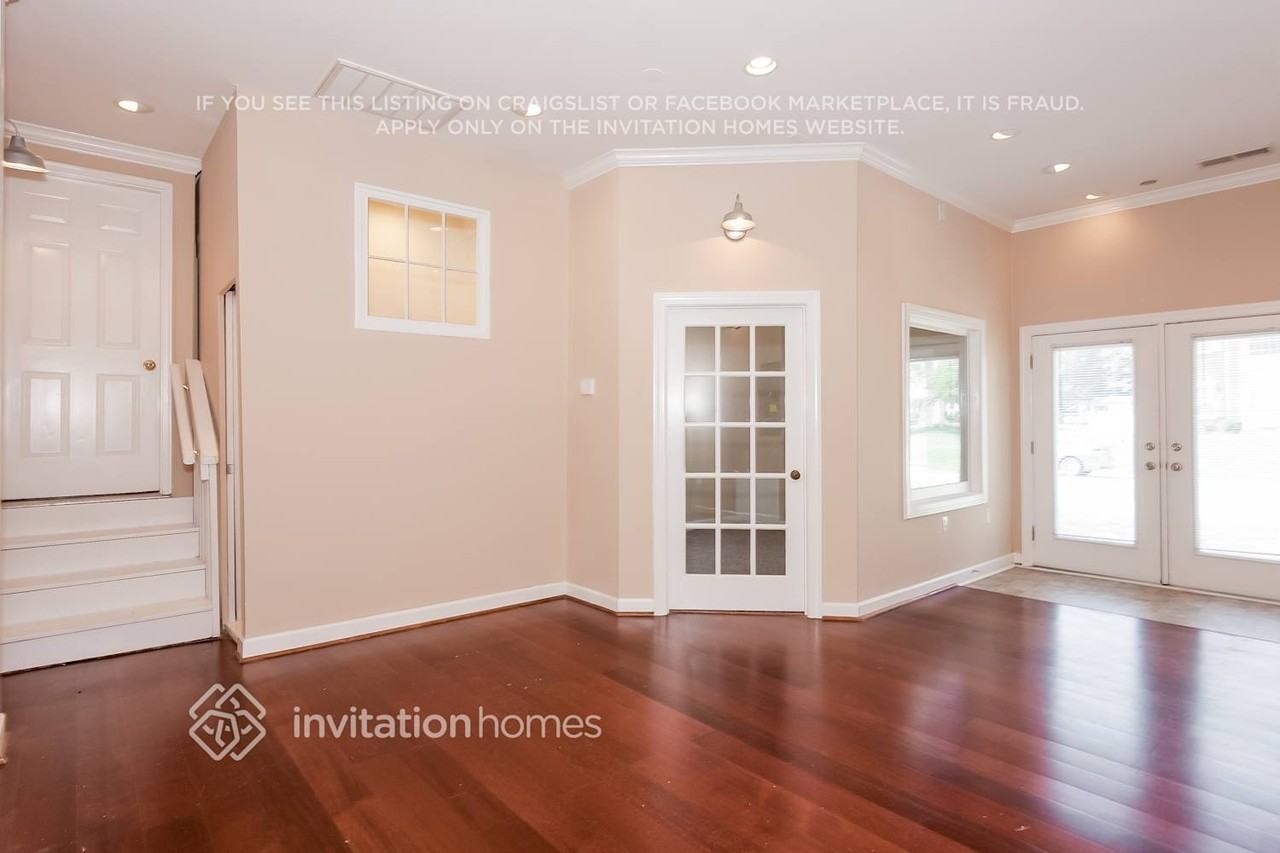 5925 Maple View Pl - Photo 7 of 20
