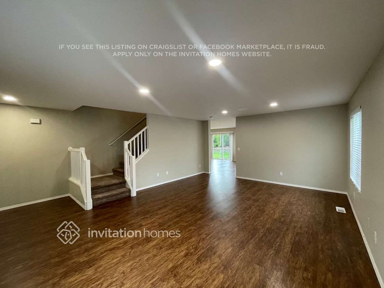 4126 45th Ave Ne - Photo 4 of 17