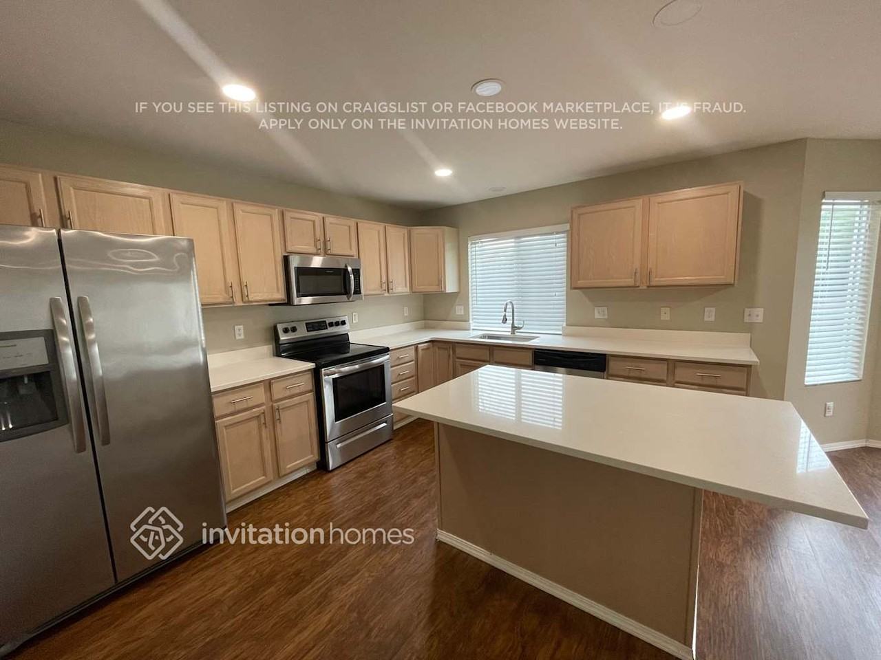 4126 45th Ave Ne - Photo 7 of 17