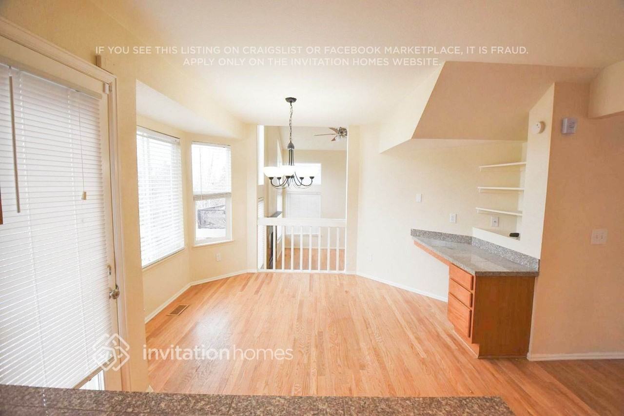 1572 Beacon Hill Dr - Photo 6 of 20