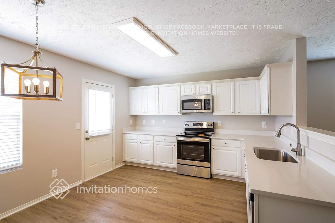 2857 Park Knoll Dr - Photo 5 of 15