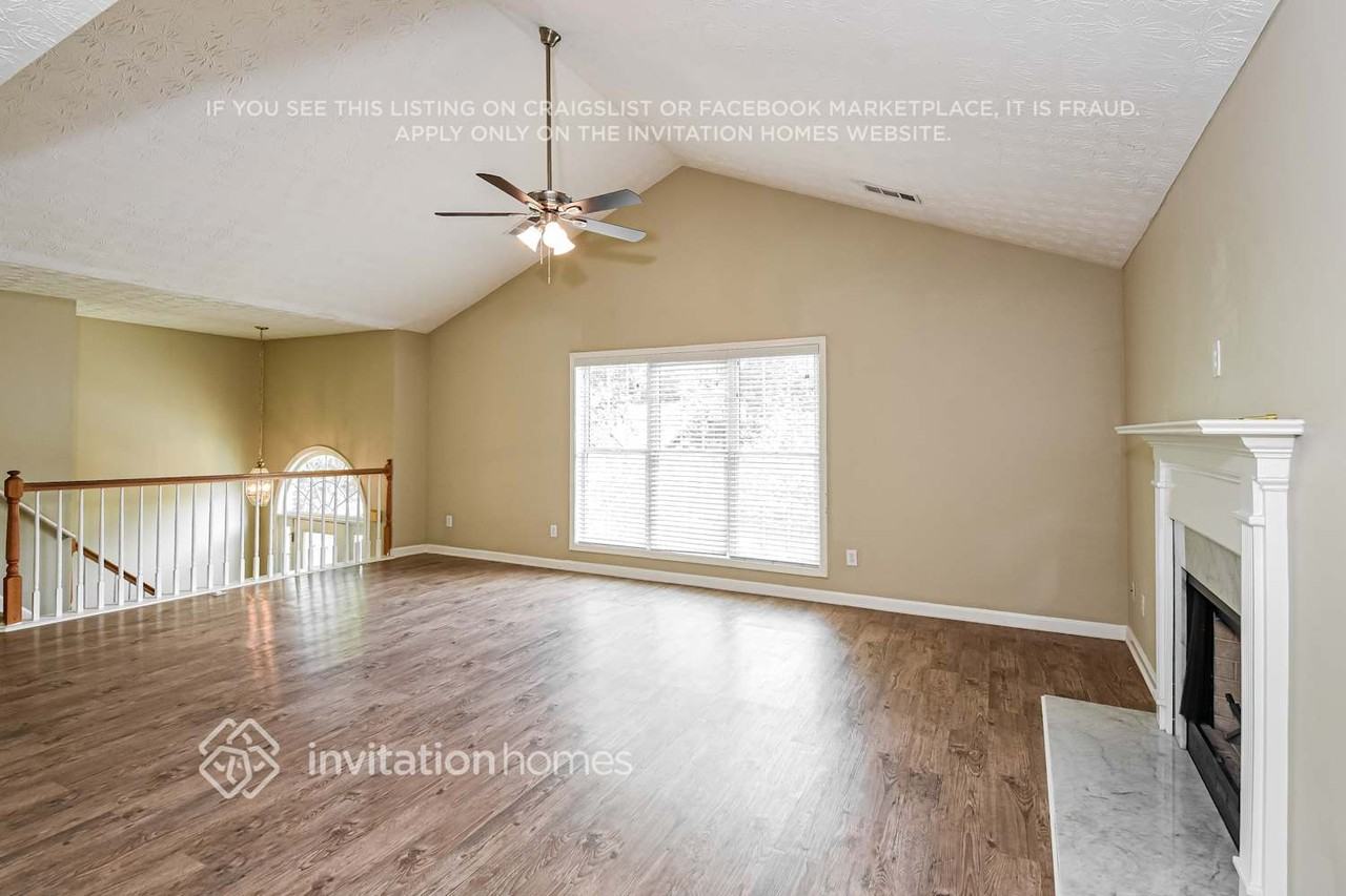 1652 Tunbridge Ln - Photo 4 of 18