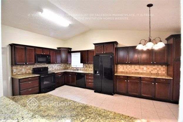 15840 Bay Lakes Trl - Photo 3 of 9