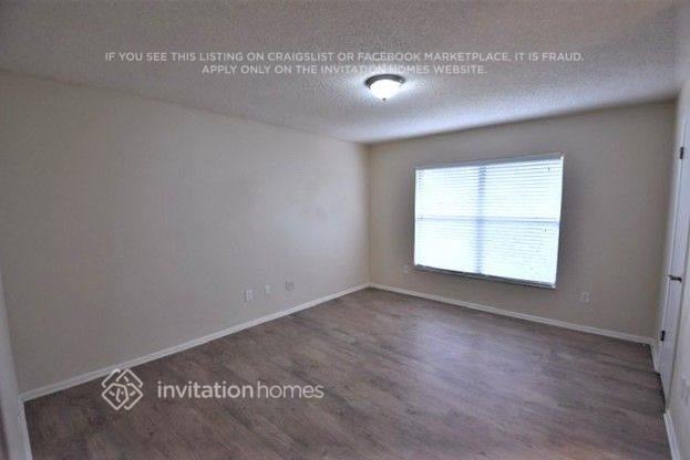 15840 Bay Lakes Trl - Photo 4 of 9