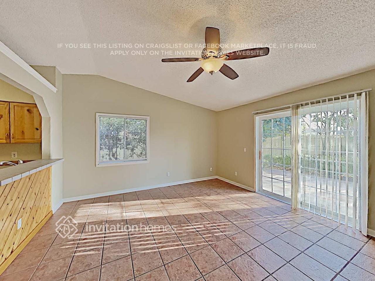1567 Naples Cir - Photo 4 of 17