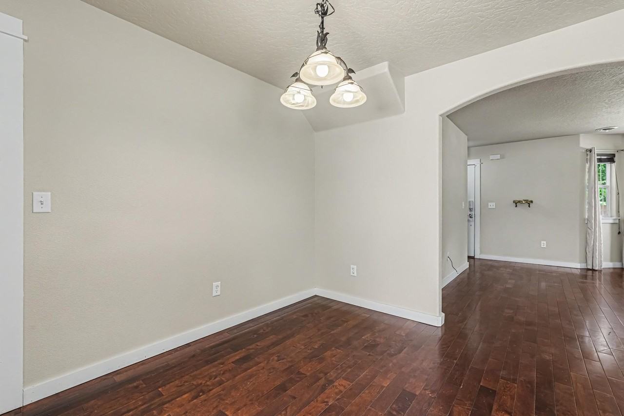 18327 Buckeye Pl - Photo 7 of 31