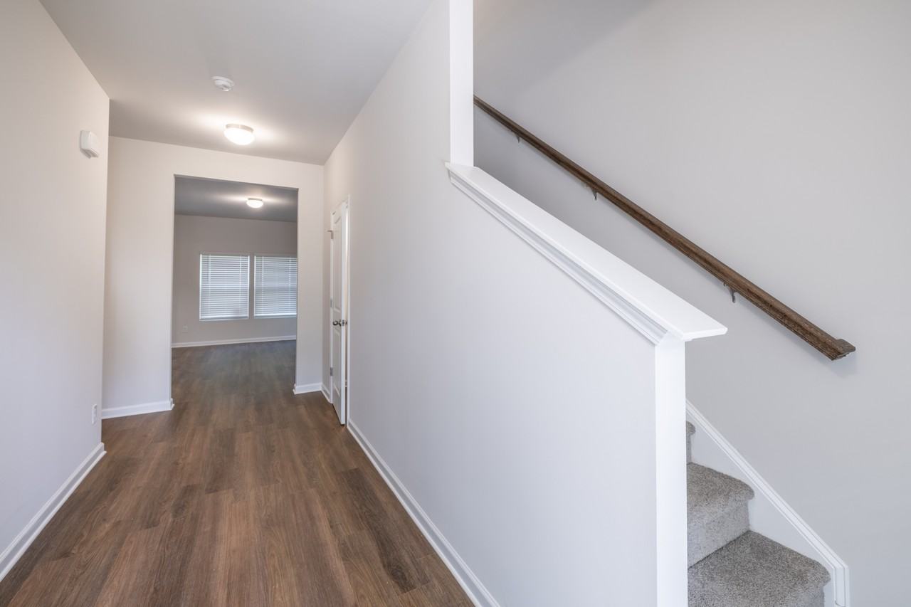 142 S Bell Ave #1 - Photo 3 of 36