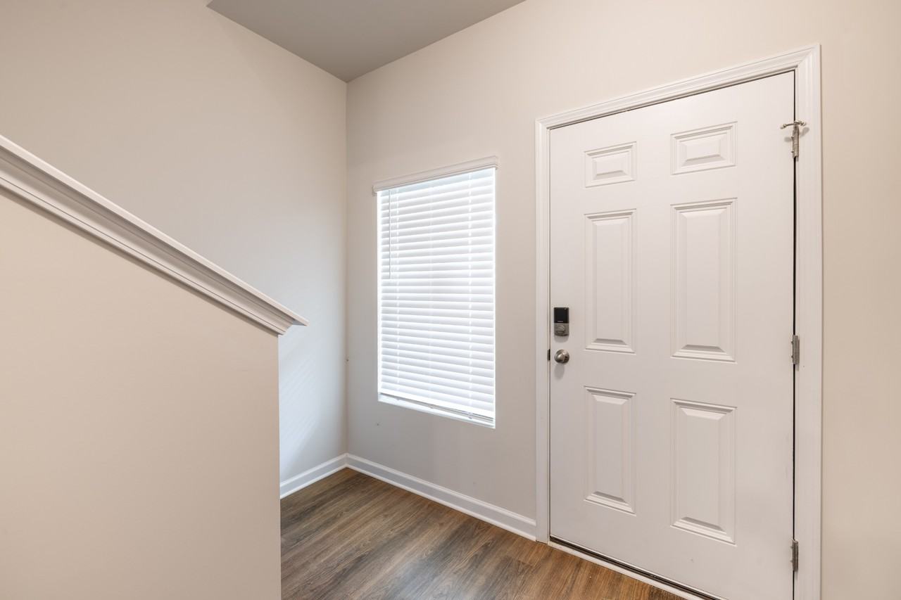 142 S Bell Ave #1 - Photo 4 of 36