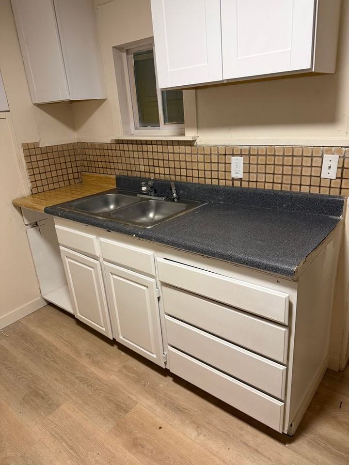 1247 C St - Photo 3 of 6