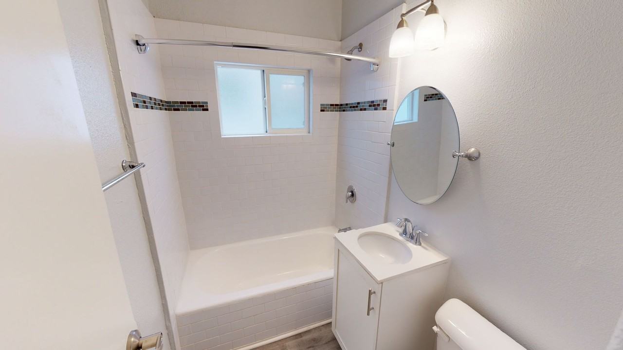 Alex Court Apartments - Photo 7 of 8