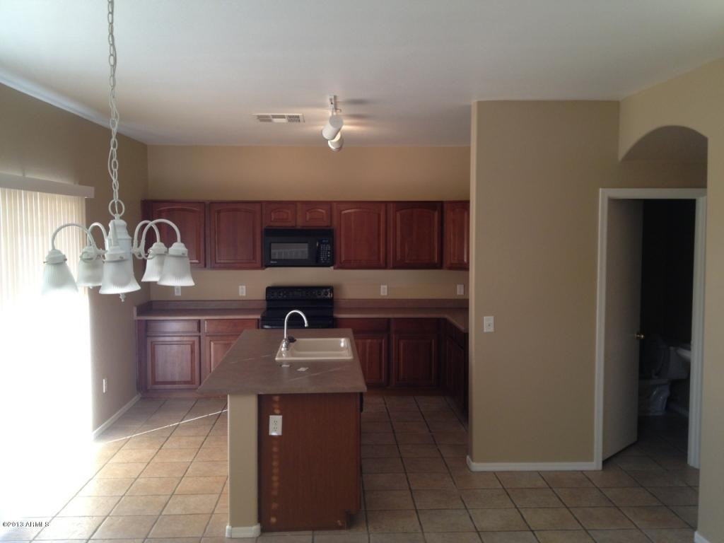 10457 E Obispo Ave - Photo 7 of 18