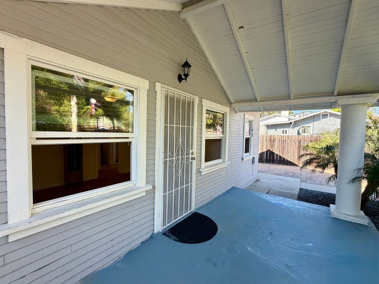 1190 Pine Ave - Photo 4 of 29