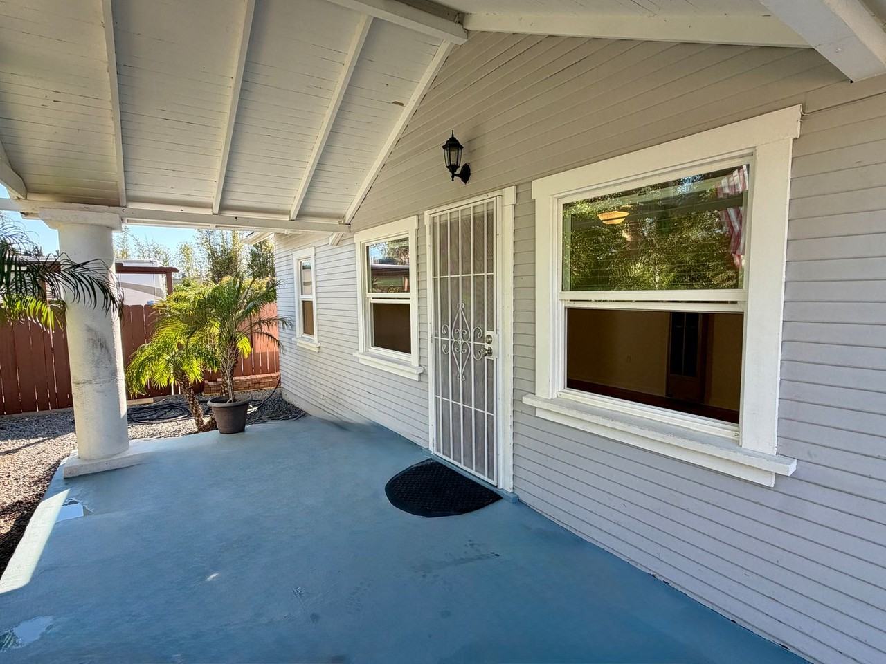 1190 Pine Ave - Photo 5 of 29