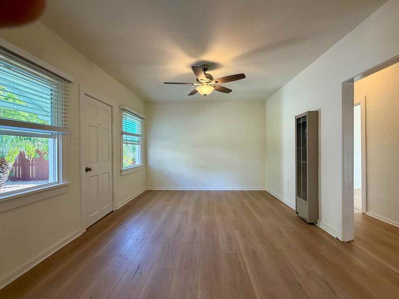 1190 Pine Ave - Photo 7 of 29