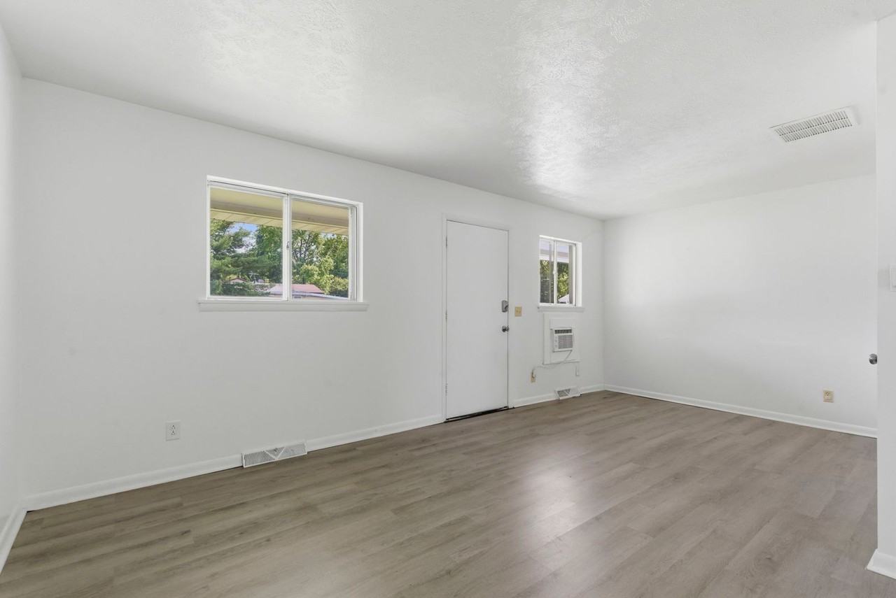 1039 W Washita St - Photo 6 of 15