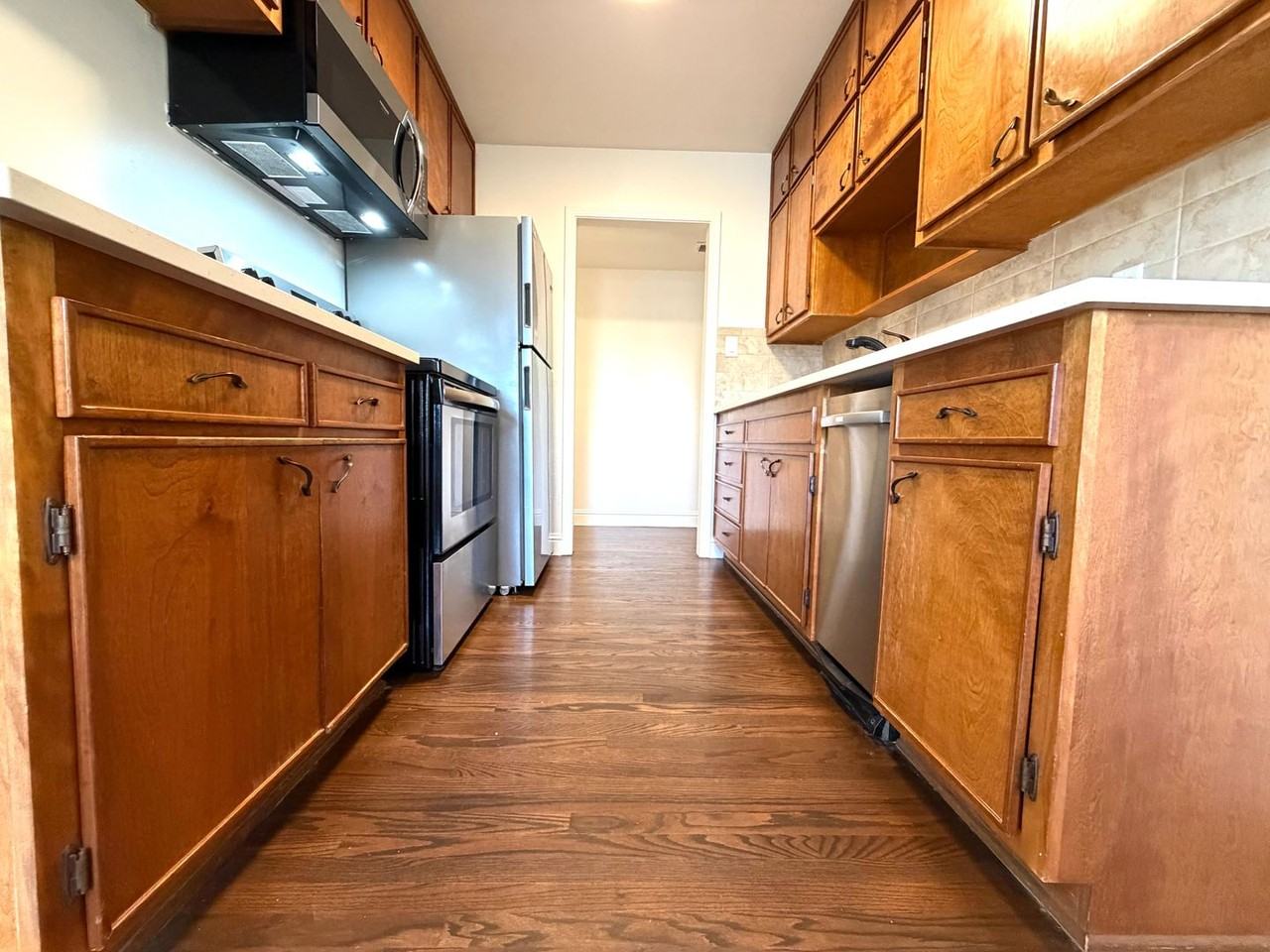 1704 Castle Ct - Photo 2 of 39