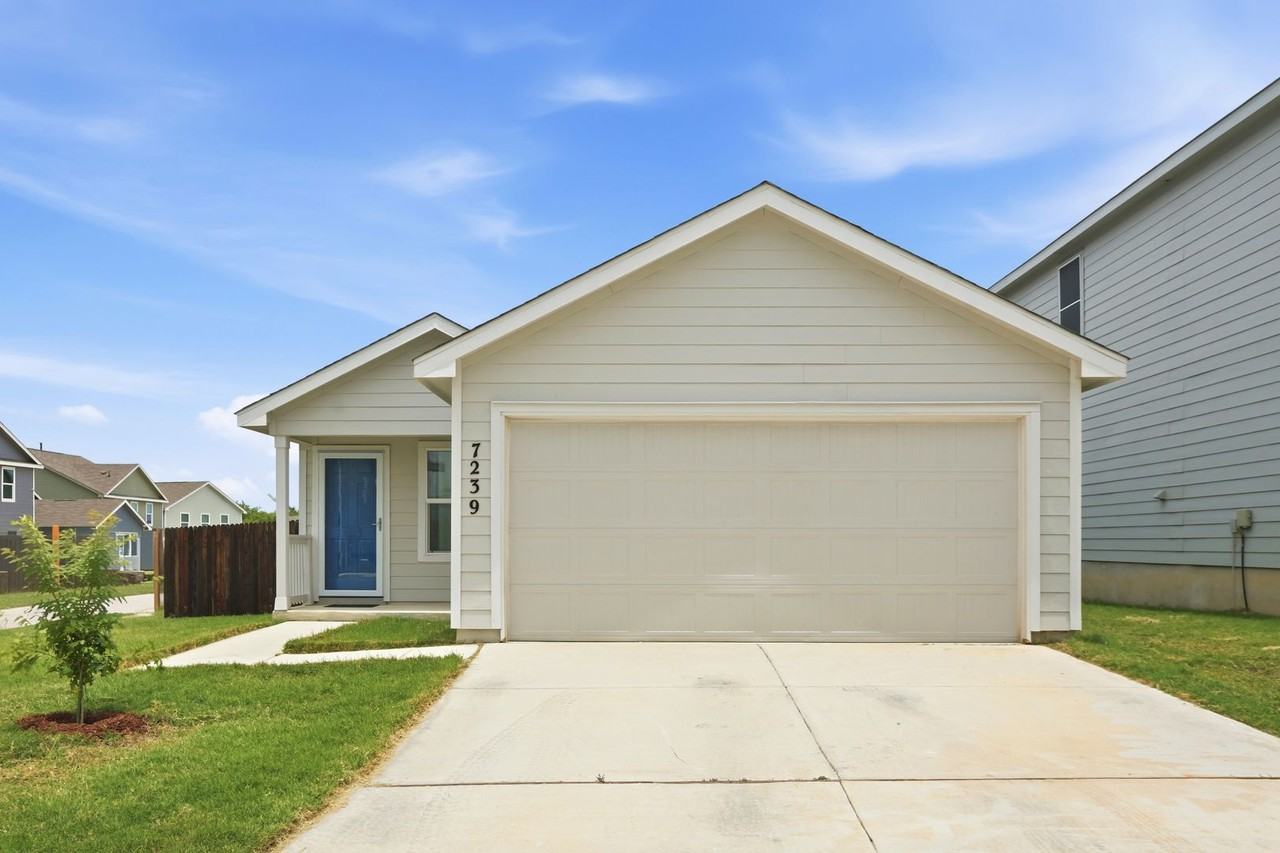 7239 Satellite Way - Photo 2 of 30