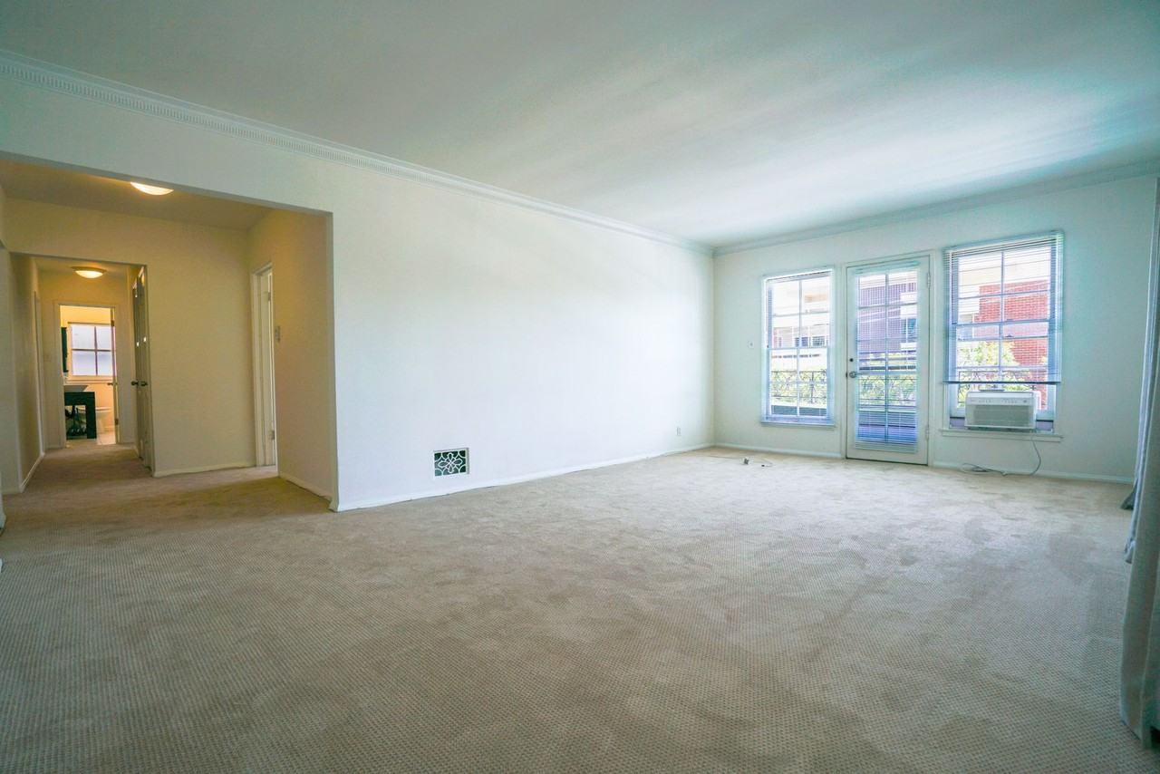 8551-8561 Holloway Dr - Photo 3 of 19