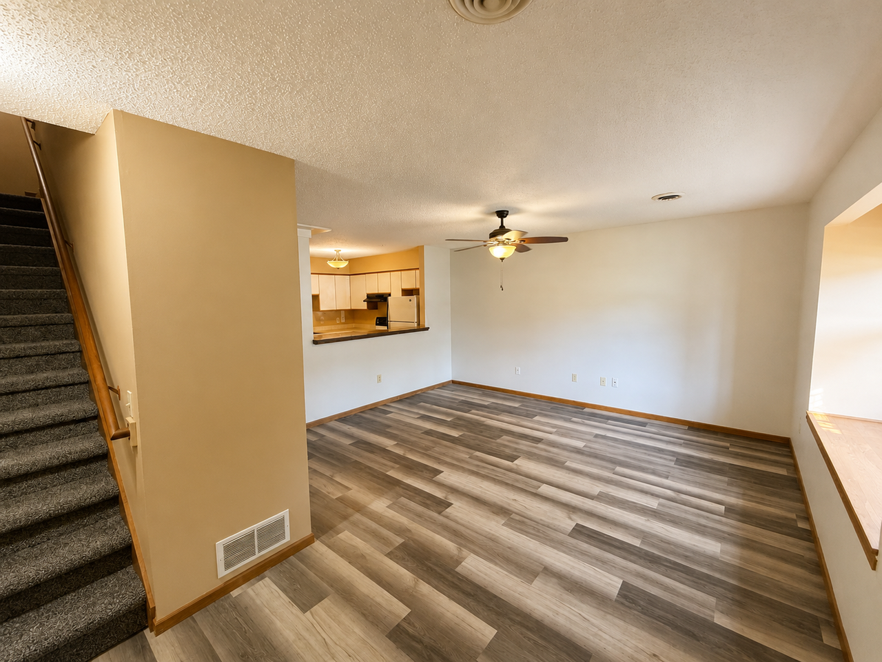 2500 Candlecrest Cir - Photo 3 of 16
