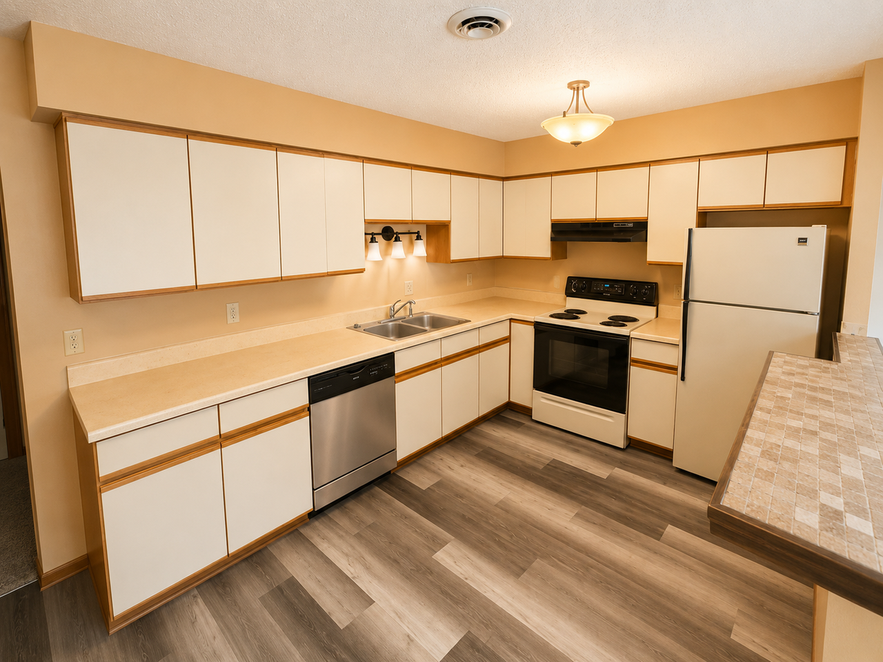 2500 Candlecrest Cir - Photo 6 of 16