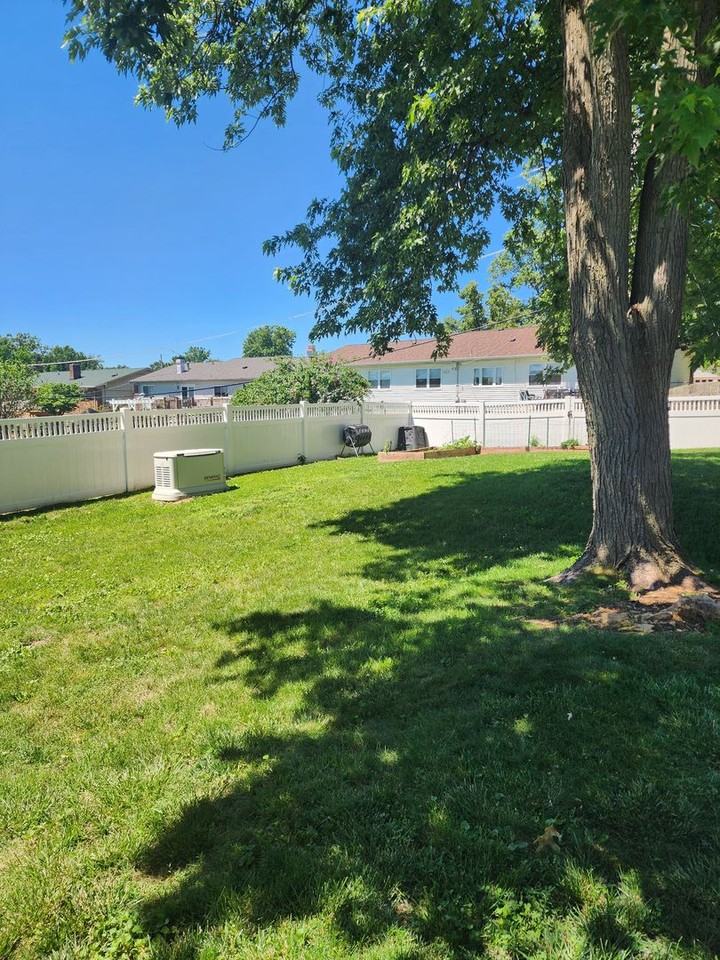 5147 Mild Dr - Photo 7 of 47